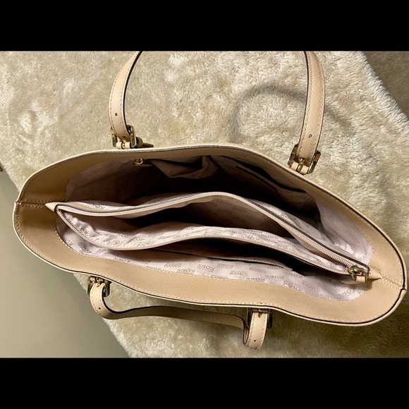 Michael Kors bag - Picture 3 of 3